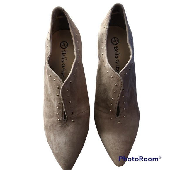 New Bella Vita Leather upper tan bootie with gold studs - Picture 3 of 5